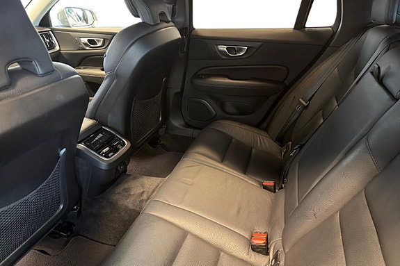 Volvo V60 Cross Country 26 of 30