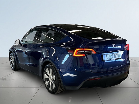 Tesla Model Y 5 of 19