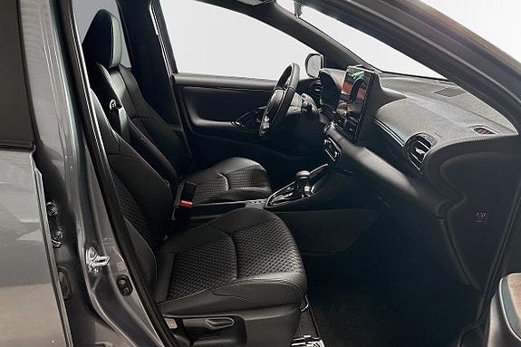 Toyota Yaris 6 of 14
