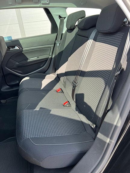 Peugeot 308 SW 9 of 25