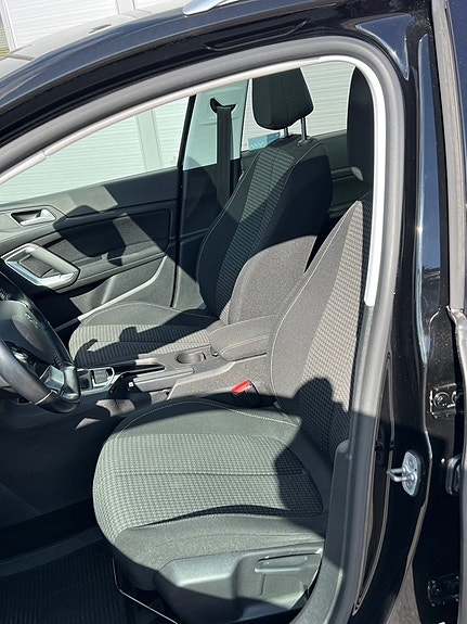 Peugeot 308 SW 10 of 25