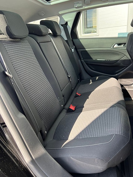 Peugeot 308 SW 16 of 25