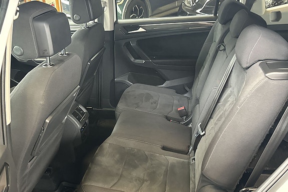 Volkswagen Tiguan Allspace 12 of 25