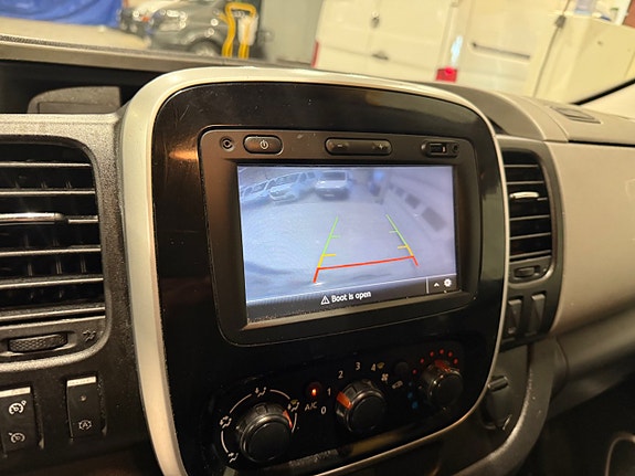 Renault Trafic 13 of 16