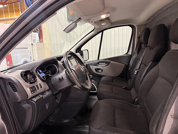 Renault Trafic 7 of 16