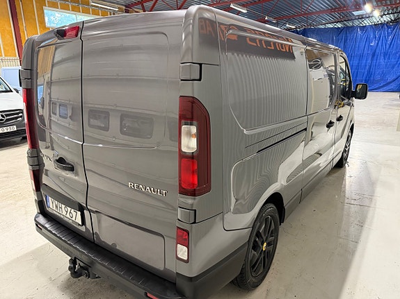 Renault Trafic 4 of 16