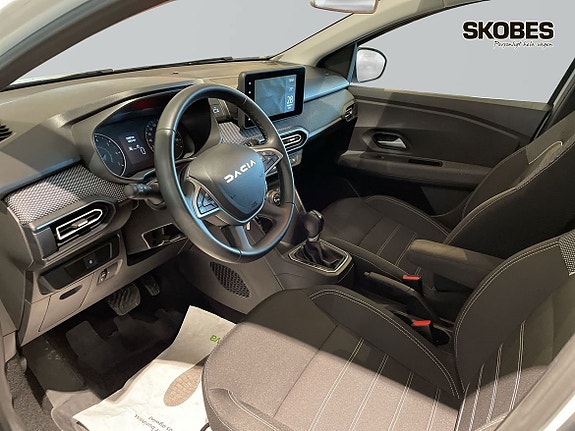 Dacia Sandero 8 of 19