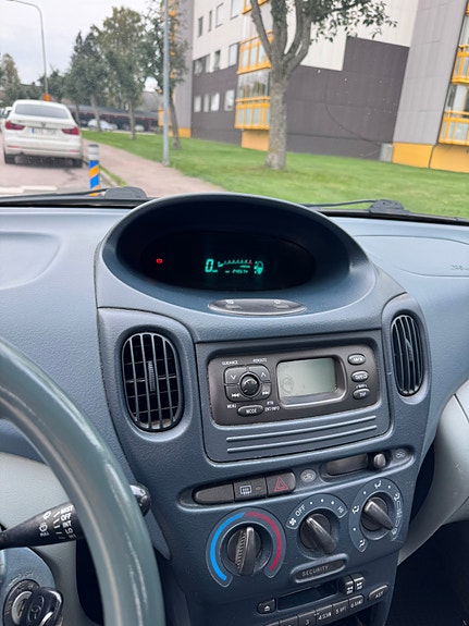 Toyota Yaris Verso 6 of 7