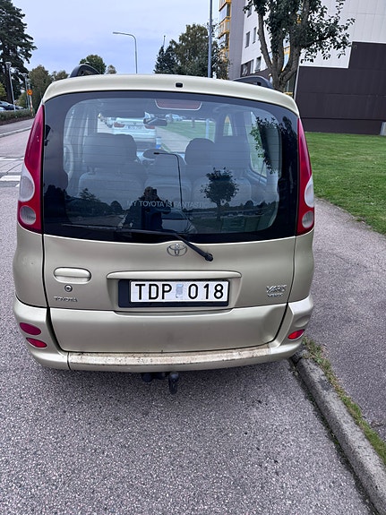 Toyota Yaris Verso 4 of 7