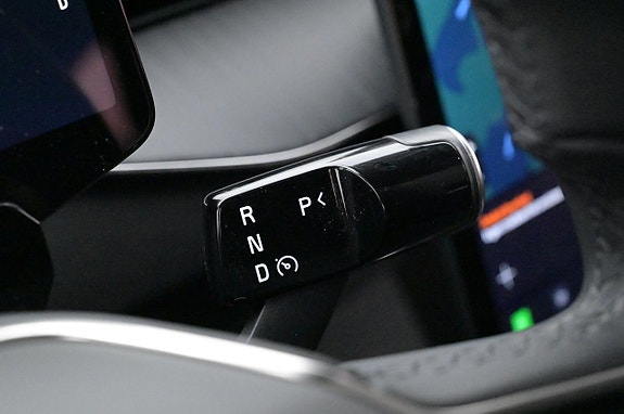 Polestar 3 8 of 27