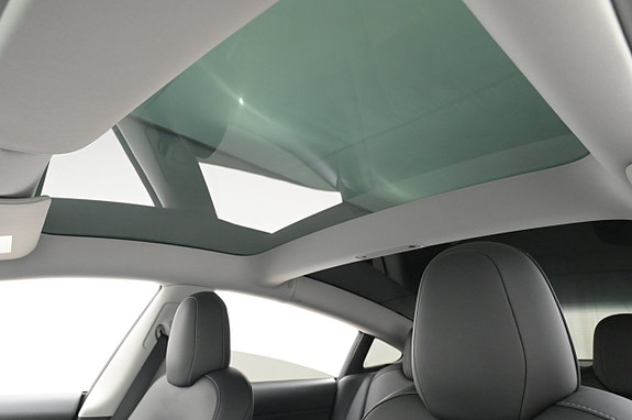 Tesla Model 3 25 of 27