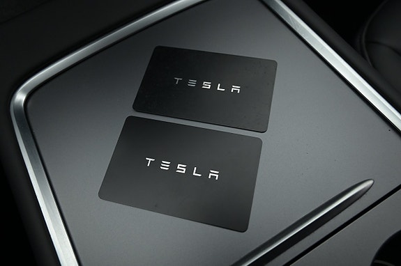 Tesla Model 3 24 of 27