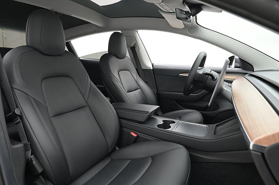 Tesla Model 3 12 of 27