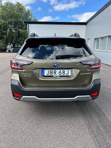 Subaru Outback 5 of 23