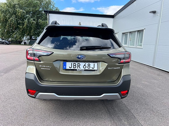 Subaru Outback 6 of 23