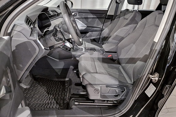 Audi Q3 8 of 17