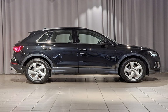 Audi Q3 3 of 17