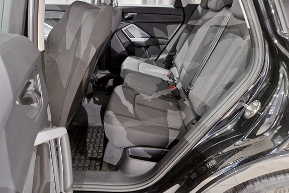 Audi Q3 16 of 17