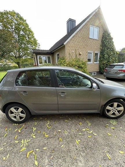 Volkswagen Golf V 4 of 4