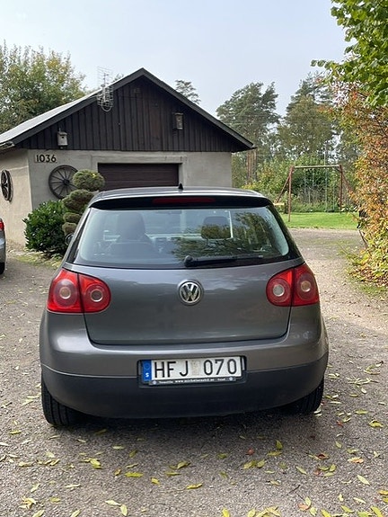 Volkswagen Golf V 2 of 4
