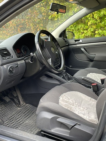 Volkswagen Golf V 3 of 4