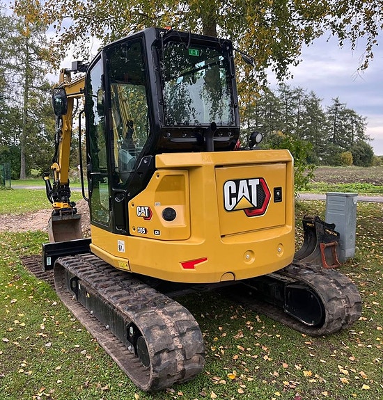 Cat 305 CR 2 of 7