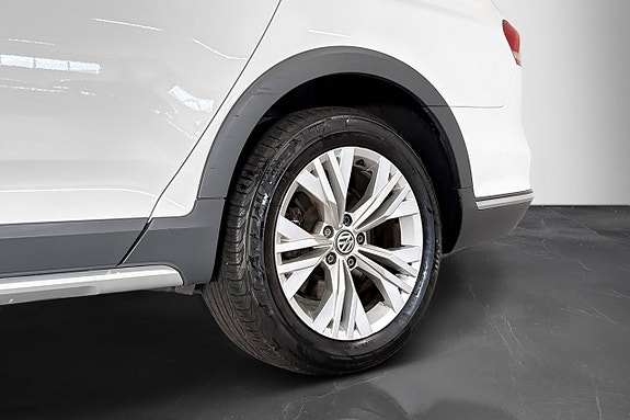 Volkswagen Passat Alltrack 21 of 22