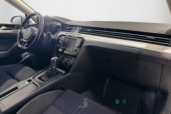 Volkswagen Passat Alltrack 9 of 22
