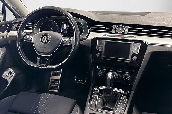 Volkswagen Passat Alltrack 14 of 22