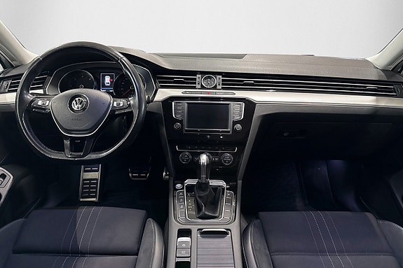 Volkswagen Passat Alltrack 7 of 22