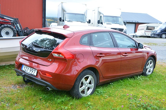 Volvo V40 4 of 11