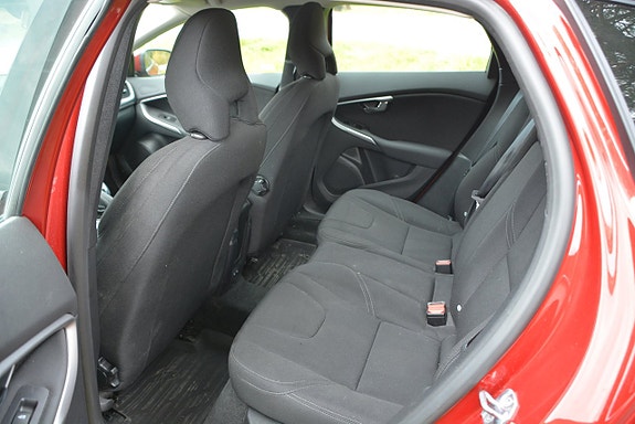 Volvo V40 8 of 11