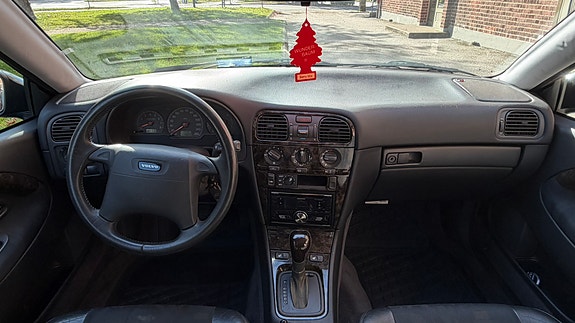Volvo V40 3 of 6