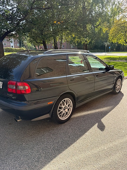 Volvo V40 4 of 6