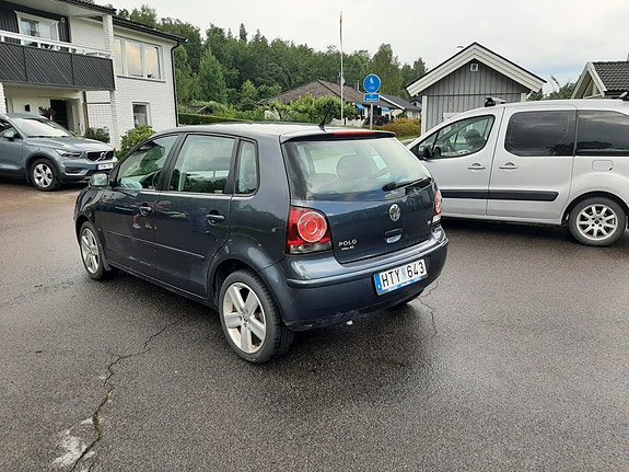 Volkswagen Polo 2 of 4