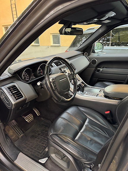 Land Rover Range Rover Sport 4 of 6