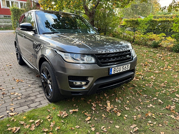 Land Rover Range Rover Sport 3 of 6