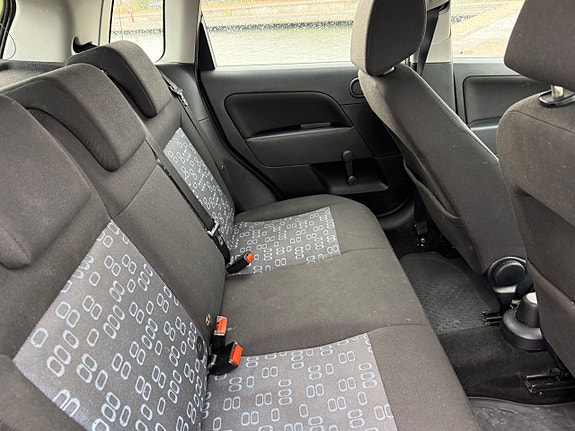 Ford Fiesta 12 of 16