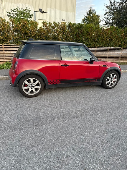 MINI Cooper 7 of 7
