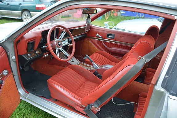 Oldsmobile Starfire 6 of 9