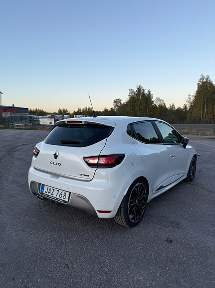 Renault Clio 5 of 16