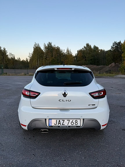 Renault Clio 6 of 16