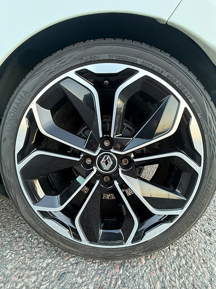 Renault Clio 14 of 16