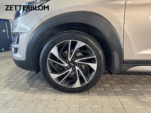 Hyundai Tucson 13 of 16