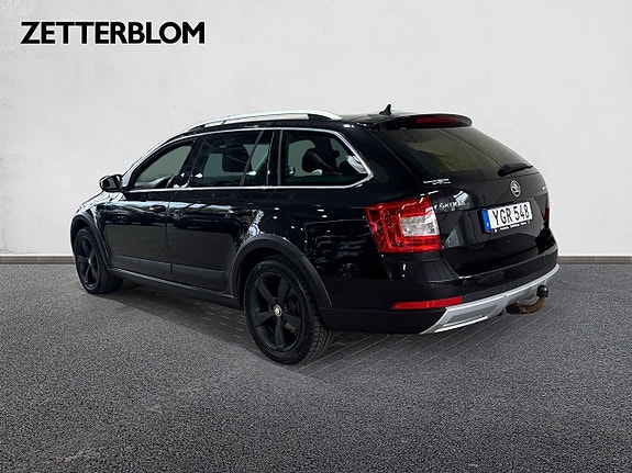 Skoda Octavia Scout 3 of 15