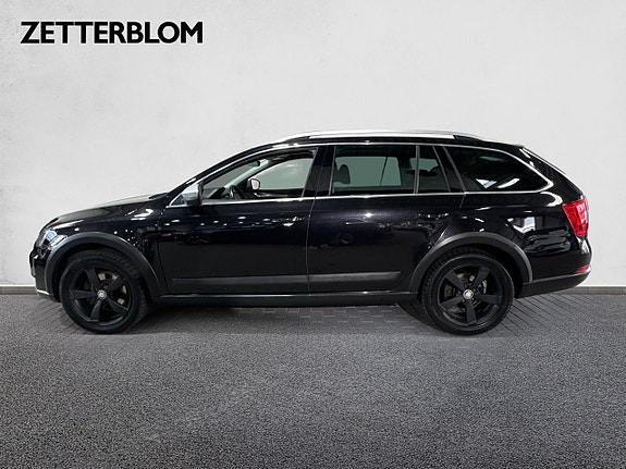 Skoda Octavia Scout 2 of 15