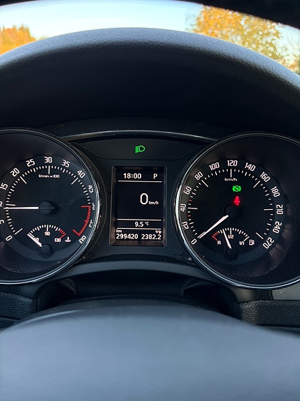 Skoda Superb 8 of 12