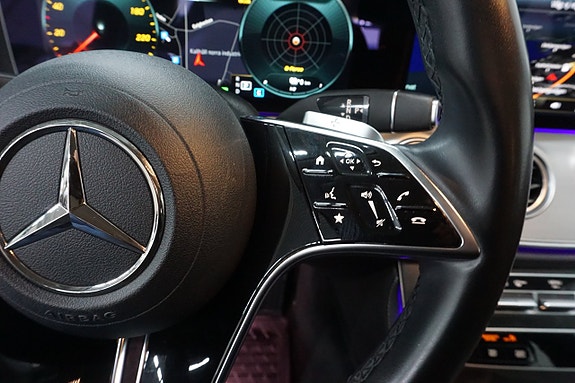 Mercedes-Benz E300 16 of 26