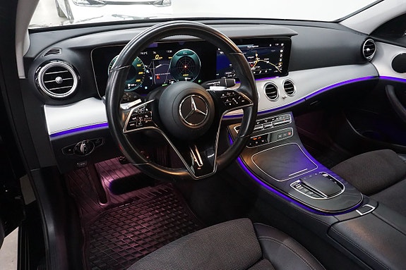 Mercedes-Benz E300 13 of 26
