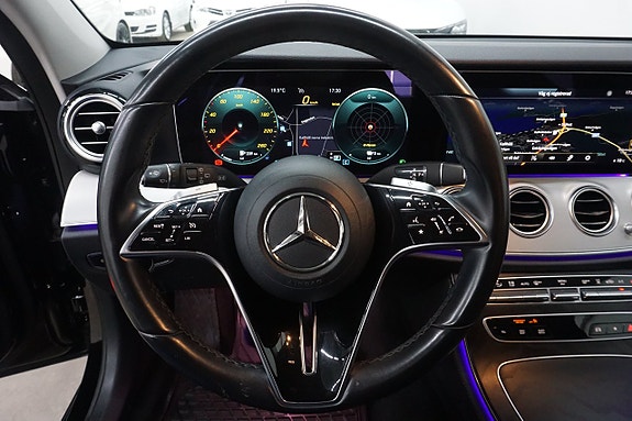 Mercedes-Benz E300 14 of 26